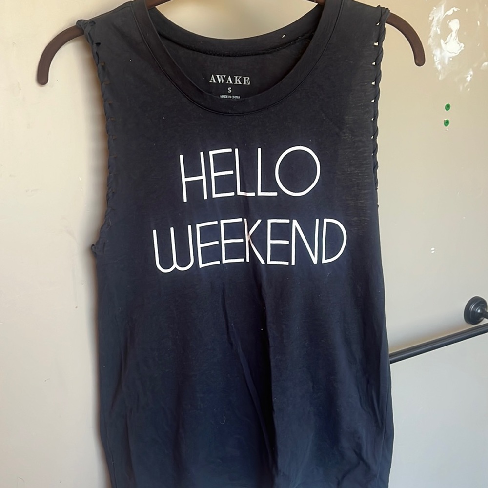 Sleeveless shirt